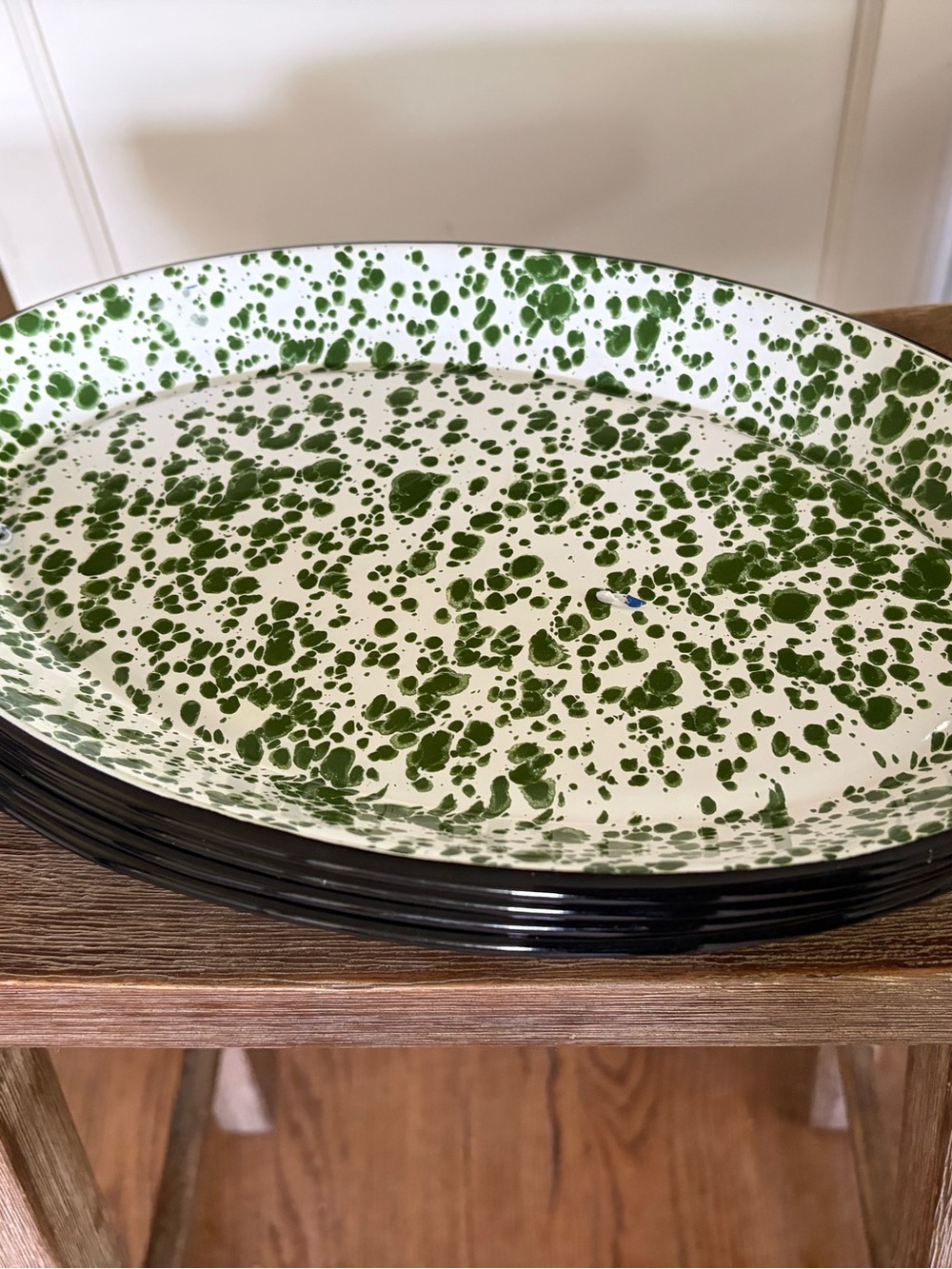Red Co. Set of 4 Enamelware Metal Classic 13” platters Dinner Plates - Picture 2 of 8